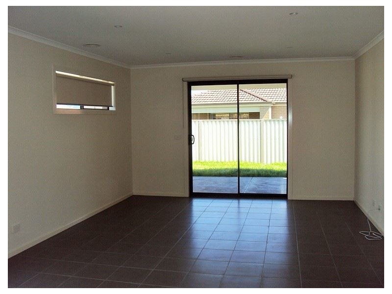 33 Serenity Street, Pakenham VIC 3810