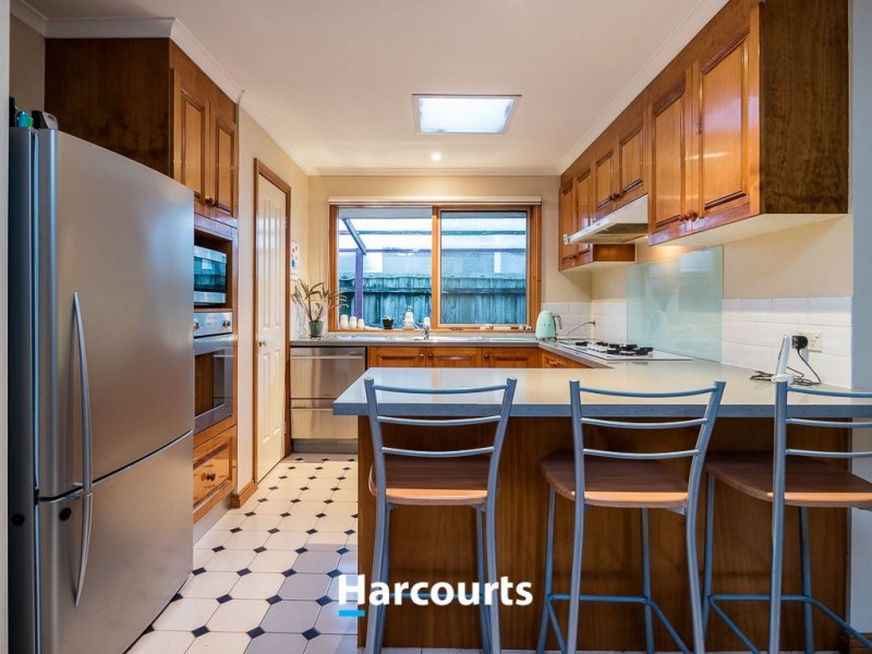 17 Baringa Park Drive, Narre Warren South VIC 3805