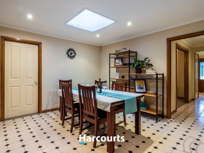 17 Baringa Park Drive, Narre Warren South VIC 3805