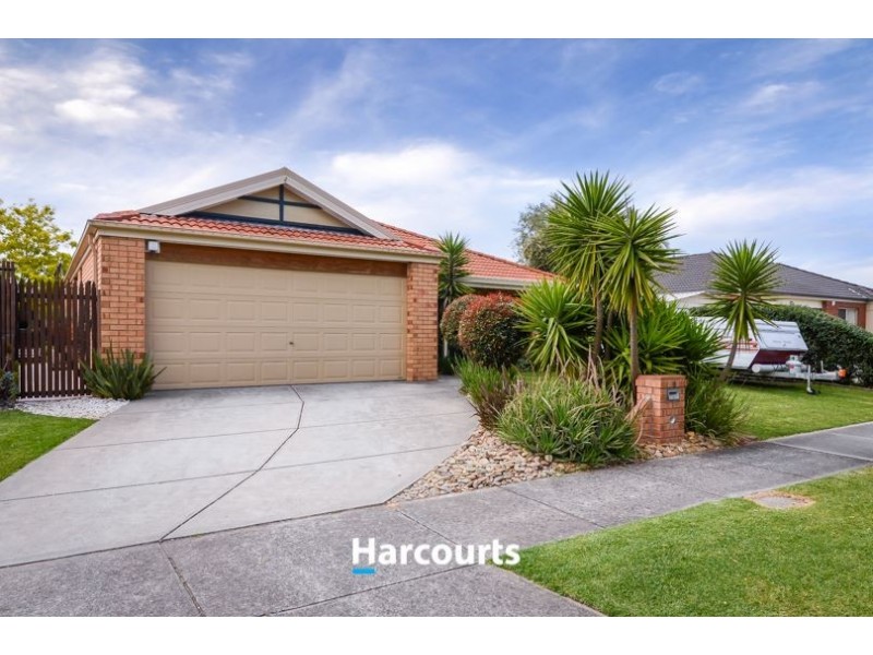 6 Dunoon Rd, Narre Warren South VIC 3805