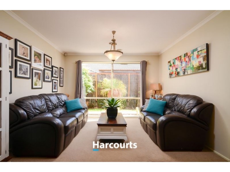 6 Dunoon Rd, Narre Warren South VIC 3805