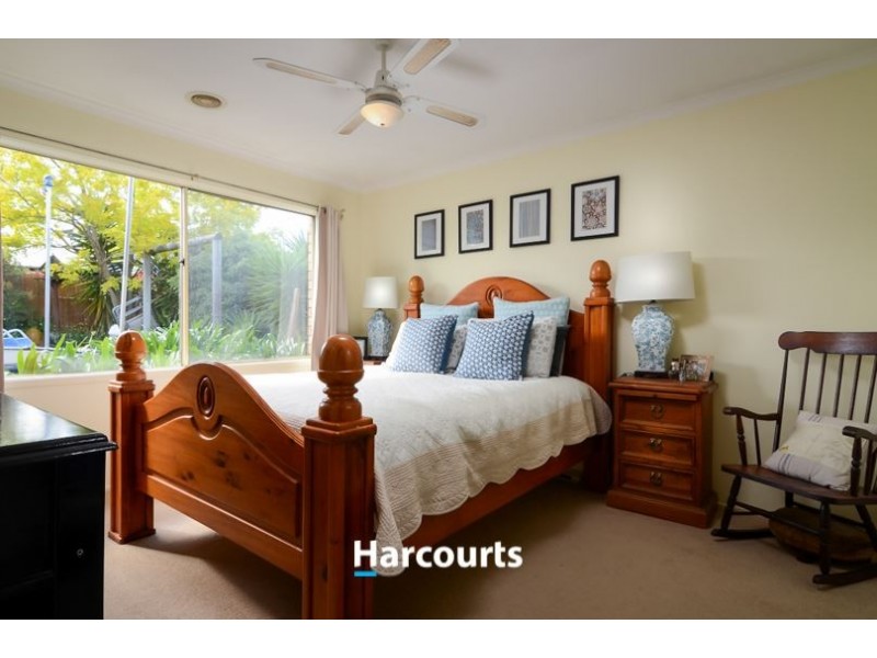 6 Dunoon Rd, Narre Warren South VIC 3805