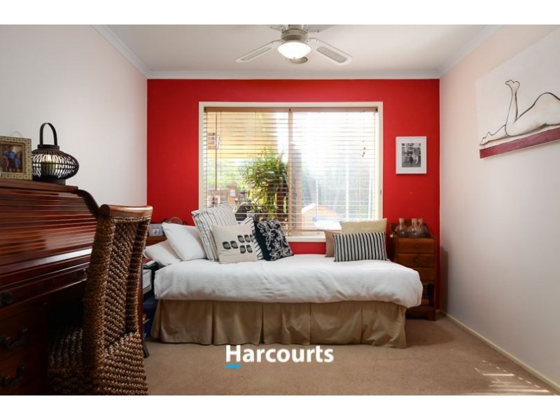 6 Dunoon Rd, Narre Warren South VIC 3805