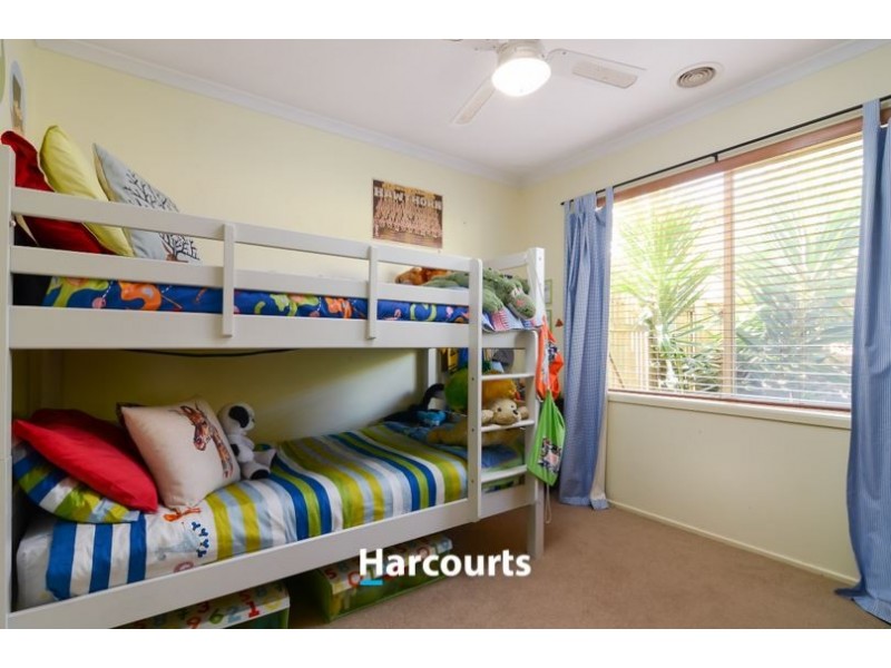 6 Dunoon Rd, Narre Warren South VIC 3805