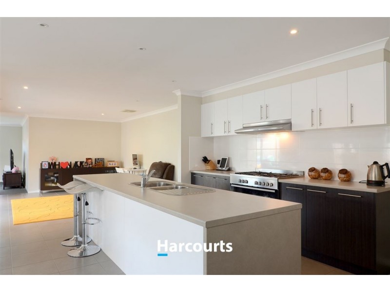 62 Fairhaven Blvd, Cranbourne West VIC 3977