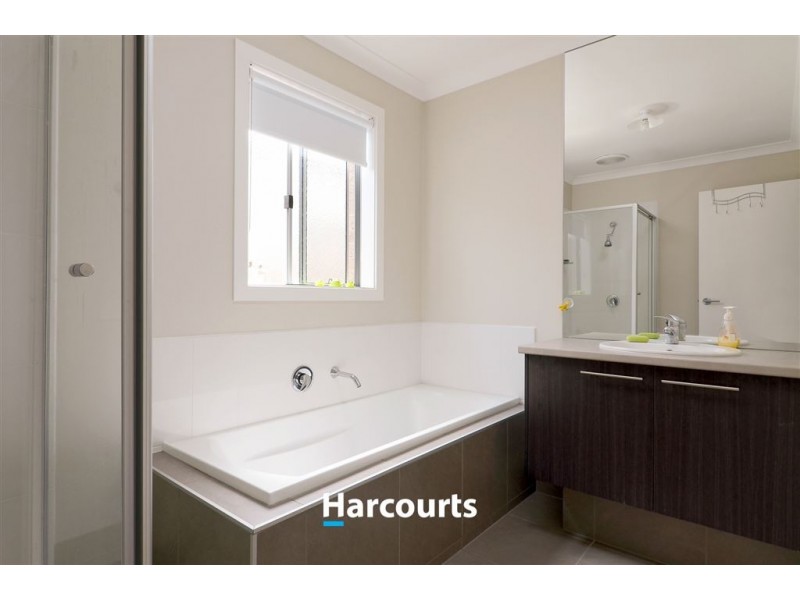 62 Fairhaven Blvd, Cranbourne West VIC 3977