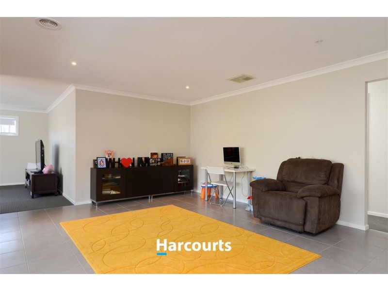 62 Fairhaven Blvd, Cranbourne West VIC 3977