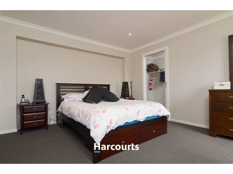 62 Fairhaven Blvd, Cranbourne West VIC 3977
