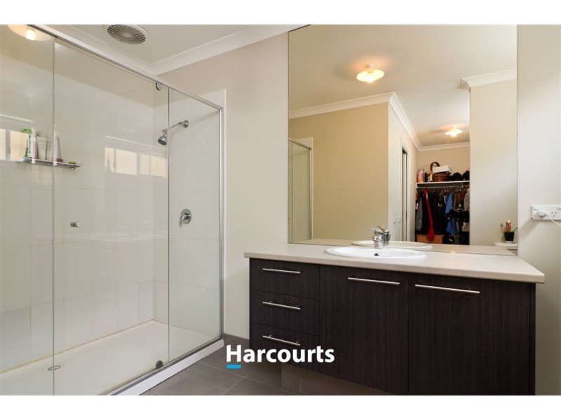 62 Fairhaven Blvd, Cranbourne West VIC 3977