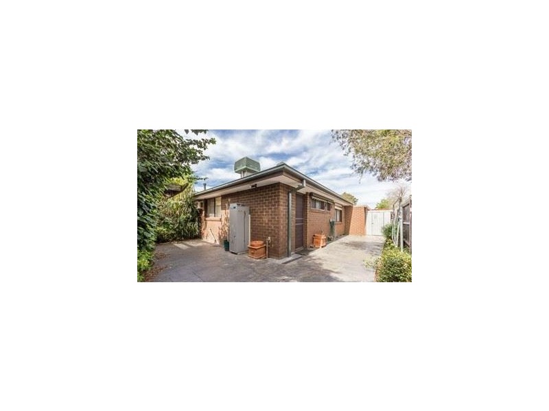2/9 Alexander Street, Cranbourne VIC 3977