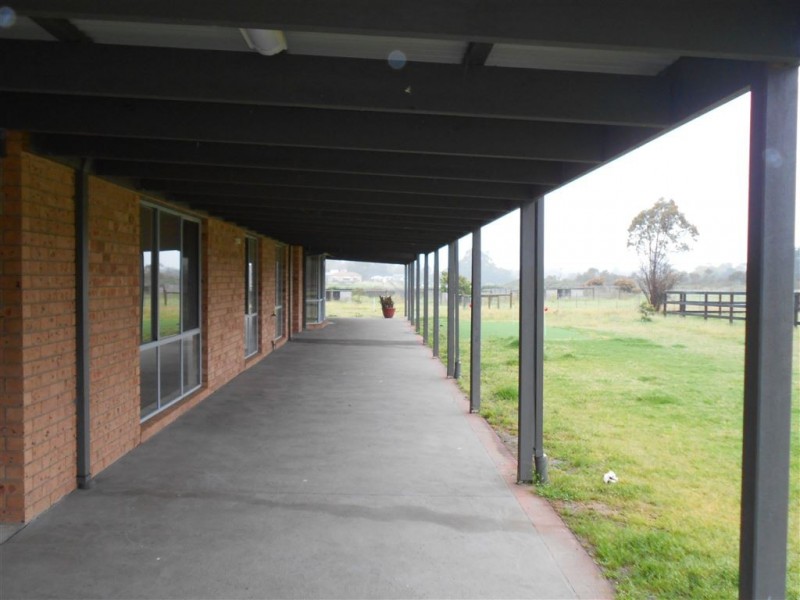 25 Meadow Road, Devon Meadows VIC 3977