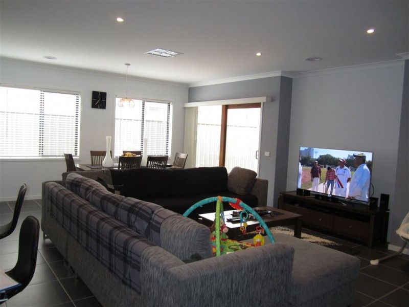 61 Sabel Drive, Cranbourne North VIC 3977