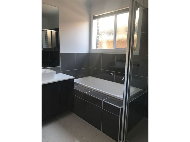 15 Leyland Drive, Narre Warren South VIC 3805