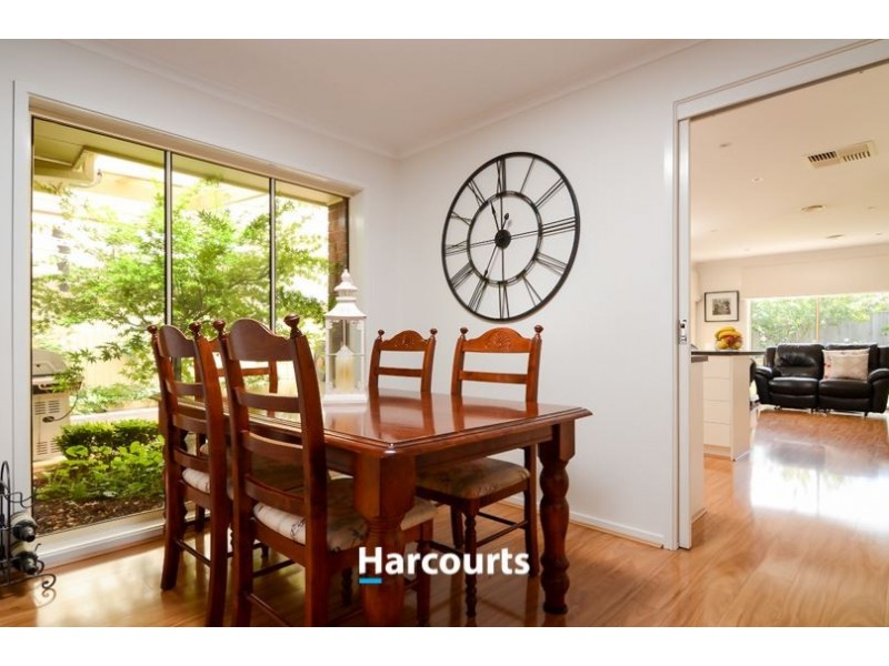 28 Lansell Drive, Cranbourne North VIC 3977