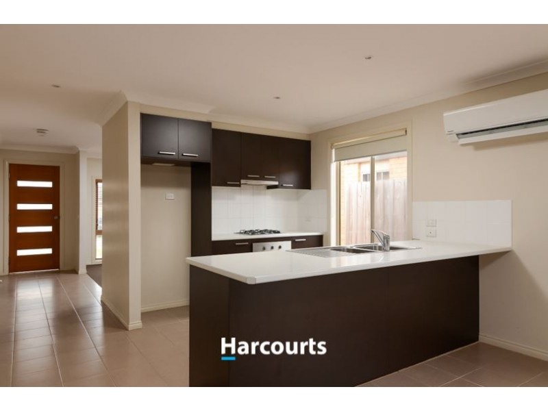 29 Pepperbush Cct, Cranbourne VIC 3977