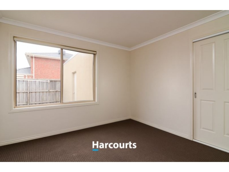 29 Pepperbush Cct, Cranbourne VIC 3977