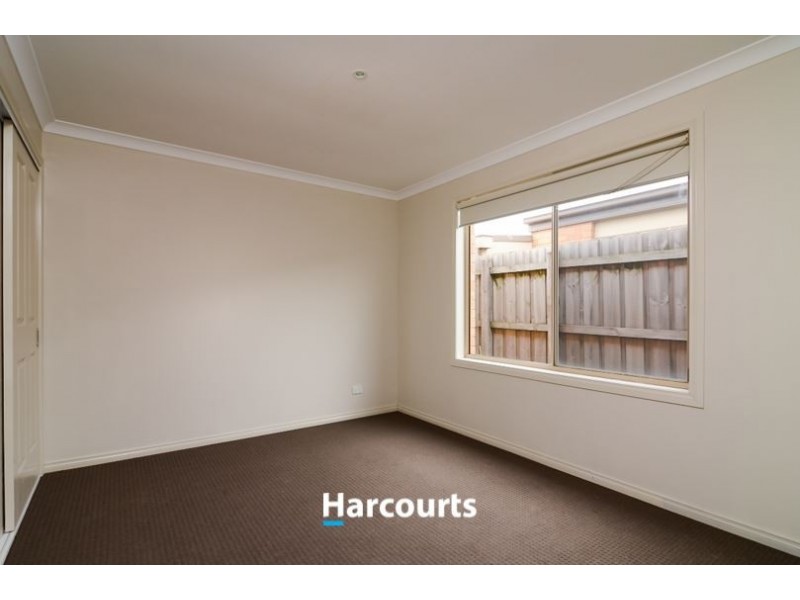 29 Pepperbush Cct, Cranbourne VIC 3977