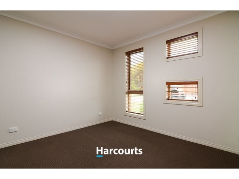 29 Pepperbush Cct, Cranbourne VIC 3977