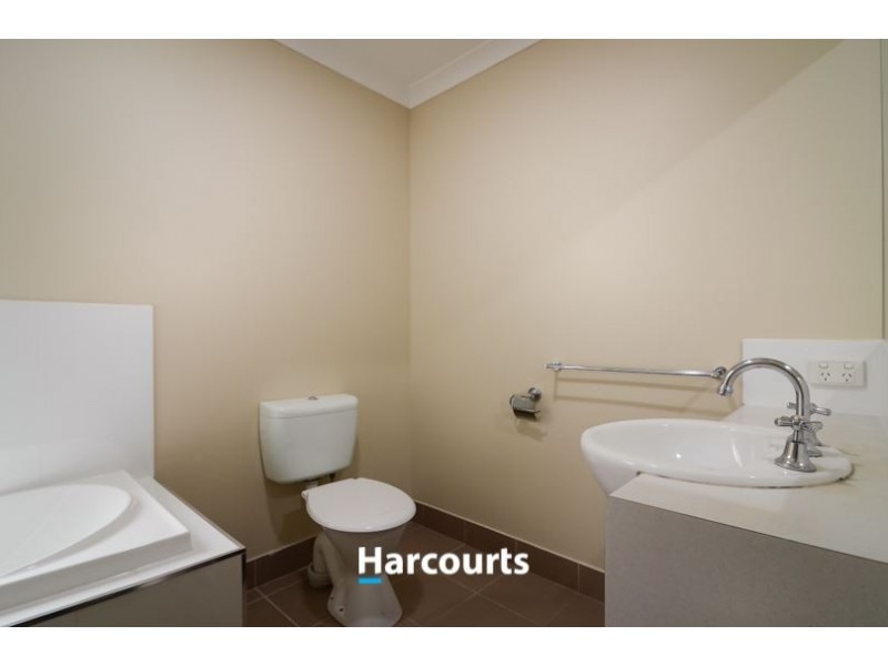 29 Pepperbush Cct, Cranbourne VIC 3977