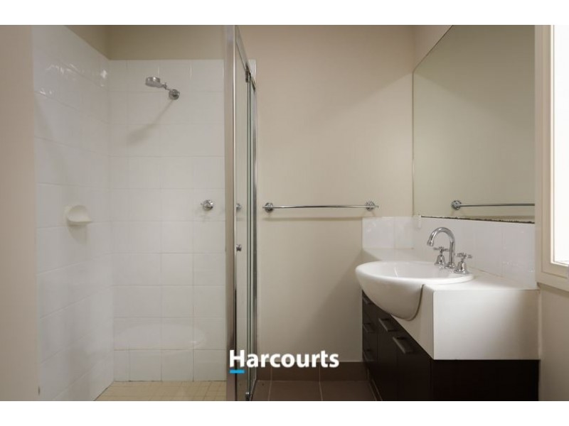 29 Pepperbush Cct, Cranbourne VIC 3977