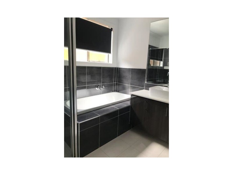 8 Leveret Way, Narre Warren South VIC 3805