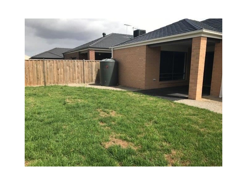 8 Leveret Way, Narre Warren South VIC 3805