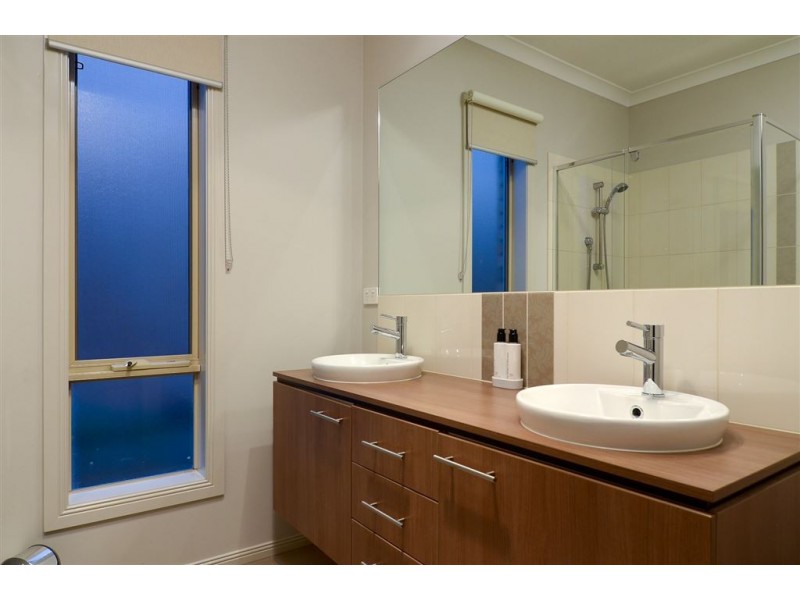 66 Alisma Boulevard, Cranbourne North VIC 3977