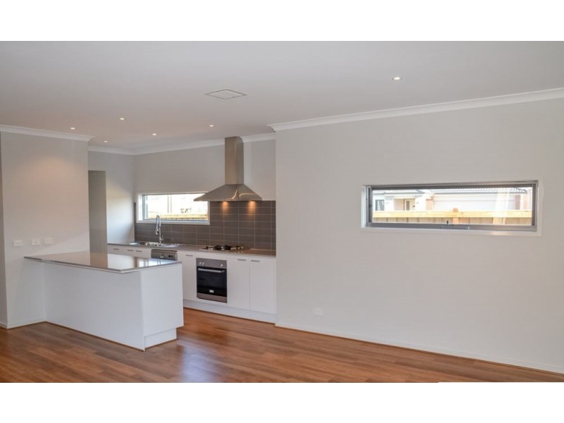 2 Trickett Street, Clyde VIC 3978