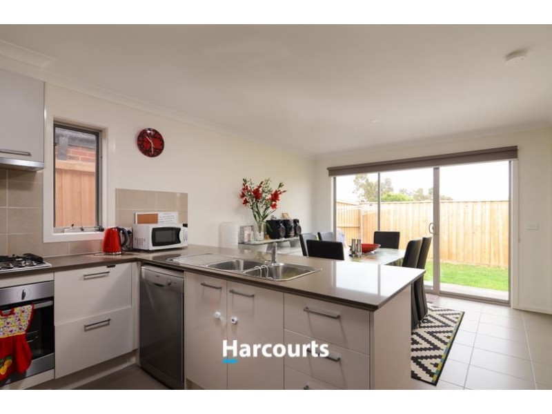 10 Hawkshead Place, Cranbourne North VIC 3977