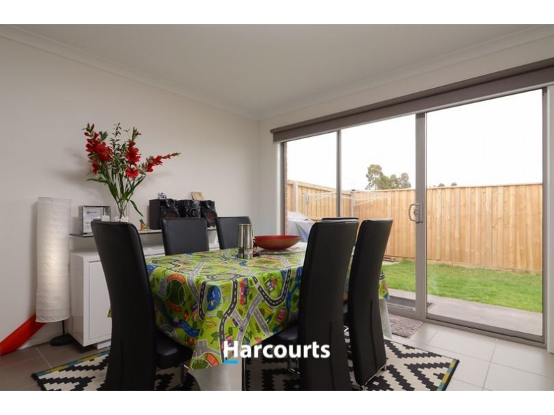 10 Hawkshead Place, Cranbourne North VIC 3977