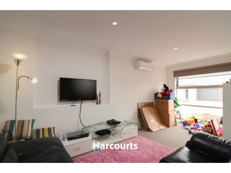 10 Hawkshead Place, Cranbourne North VIC 3977