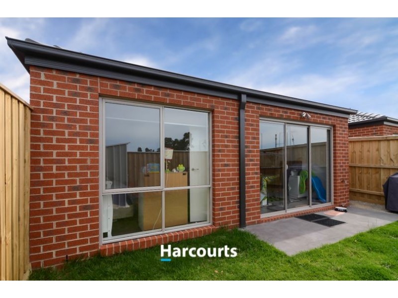 10 Hawkshead Place, Cranbourne North VIC 3977