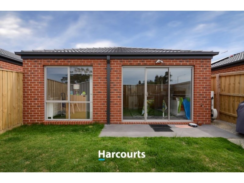 10 Hawkshead Place, Cranbourne North VIC 3977