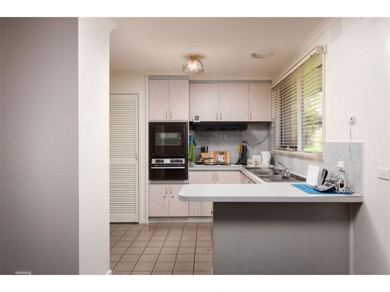 2 Phillip Court, Cranbourne VIC 3977