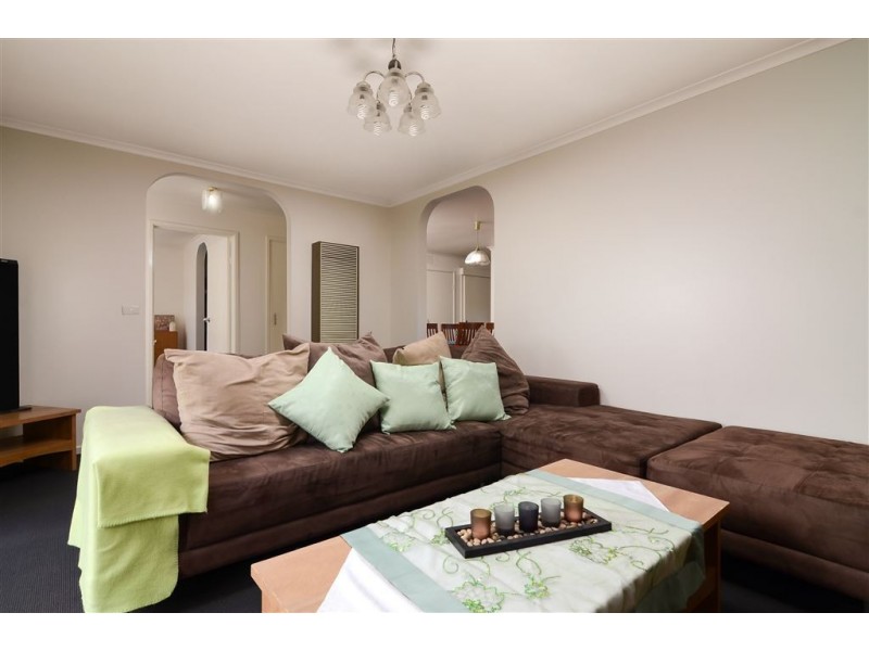 2 Phillip Court, Cranbourne VIC 3977