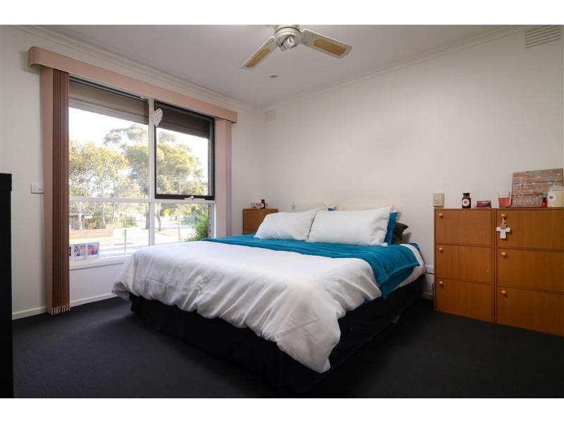 2 Phillip Court, Cranbourne VIC 3977