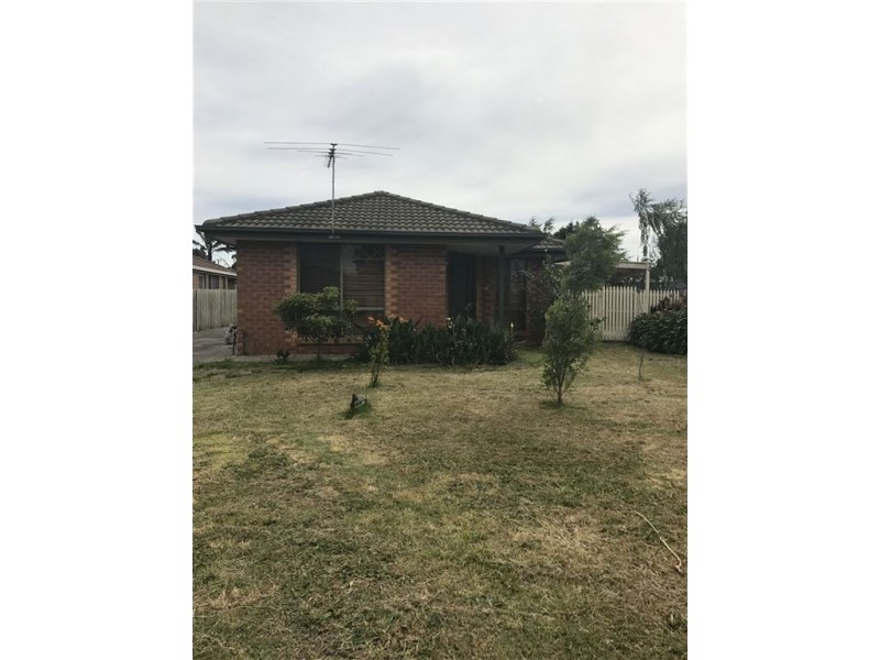 8 Karen Close, Narre Warren South VIC 3805