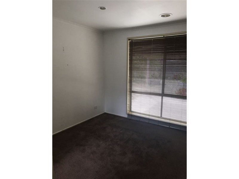 8 Karen Close, Narre Warren South VIC 3805