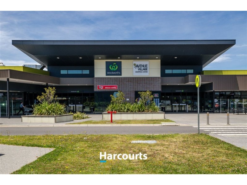 4 Woodstock Drive, Cranbourne North VIC 3977