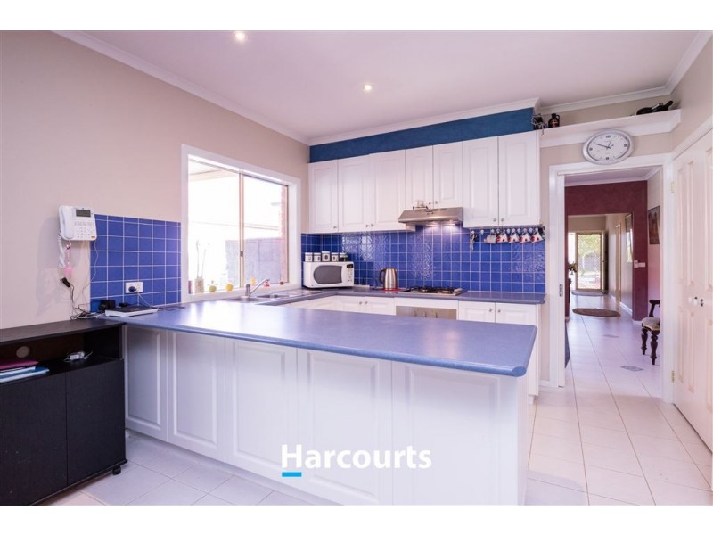 34 St Leonard Way, Pakenham VIC 3810