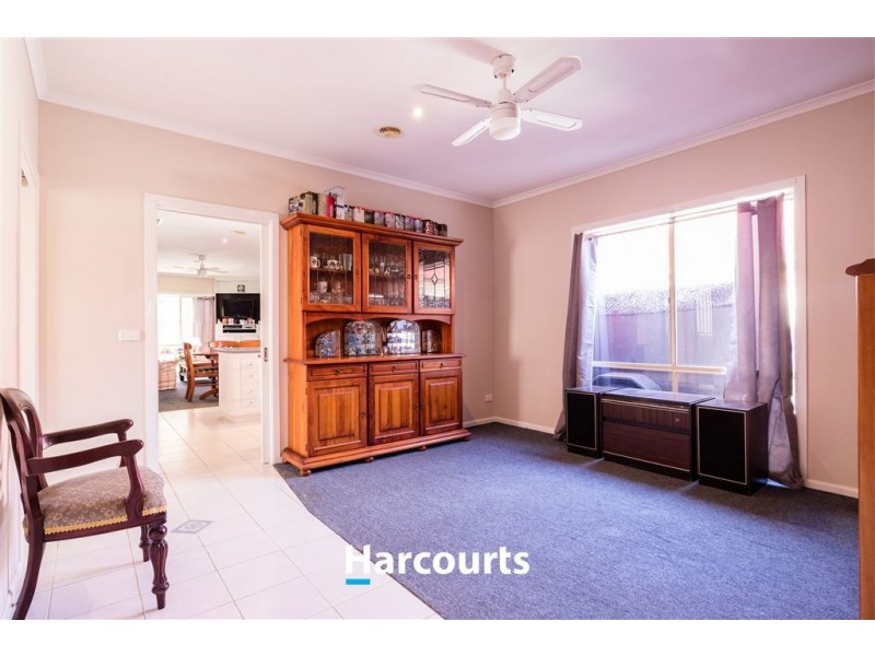 34 St Leonard Way, Pakenham VIC 3810