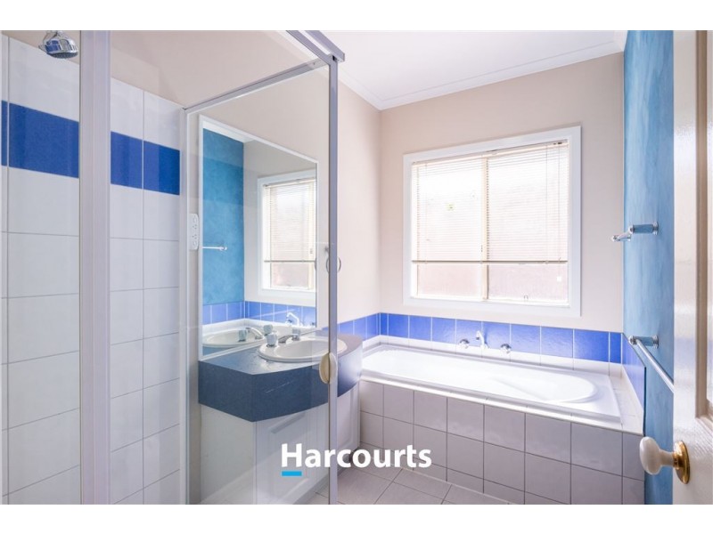 34 St Leonard Way, Pakenham VIC 3810