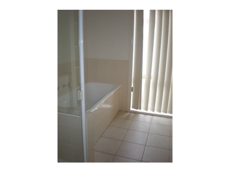 21 Stonehill Circuit, Cranbourne East VIC 3977