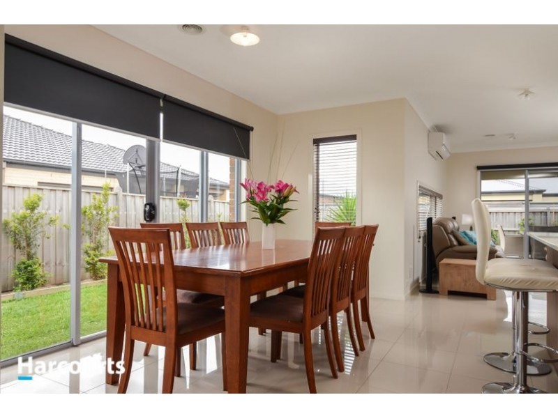 36 Beechtree Way, Cranbourne North VIC 3977