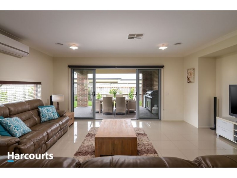 36 Beechtree Way, Cranbourne North VIC 3977