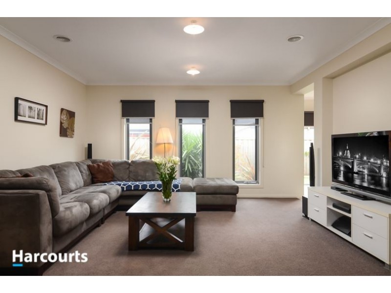 36 Beechtree Way, Cranbourne North VIC 3977
