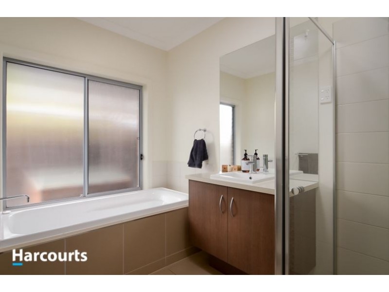 36 Beechtree Way, Cranbourne North VIC 3977