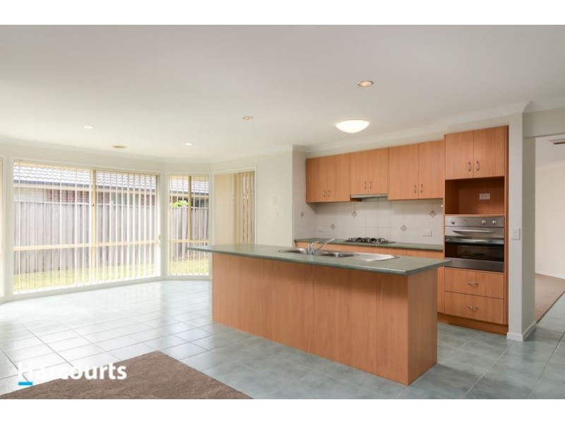 28 Jamieson Way, Berwick VIC 3806