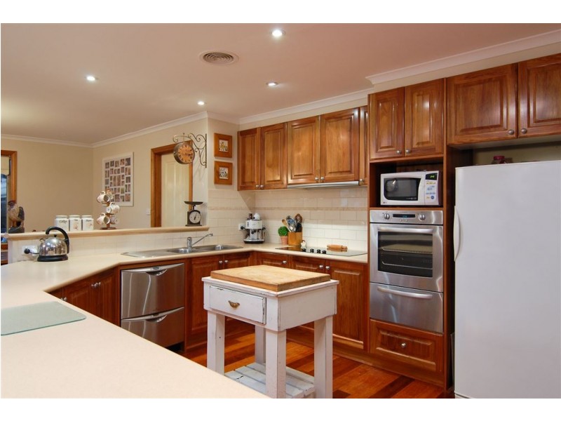 160 The Promenade, Narre Warren South VIC 3805