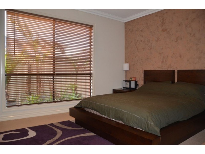 54 Penton Way, Lynbrook VIC 3975